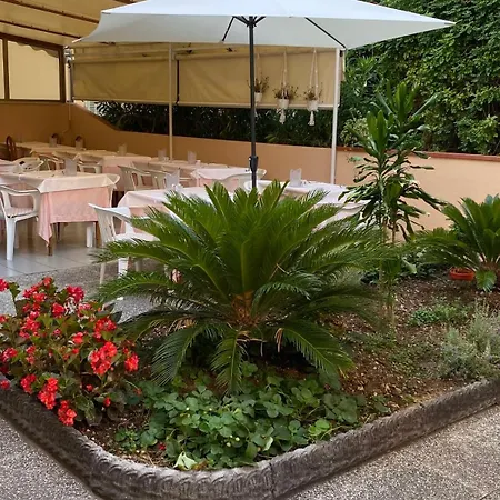 Fiorenza&banksia Meublè Alassio