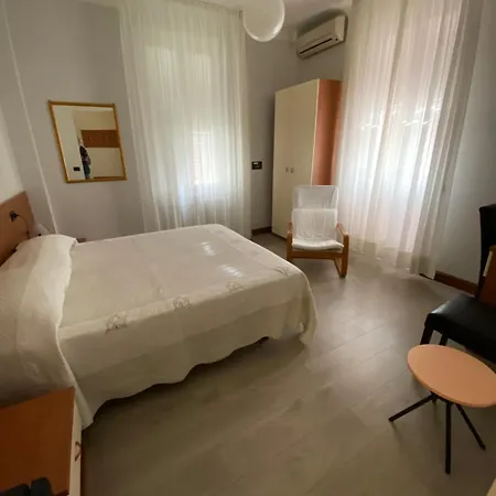 Fiorenza & Banksia Meuble 酒店 阿拉西奥