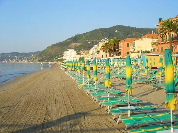 Fiorenza & Banksia Meuble Отель Алассио