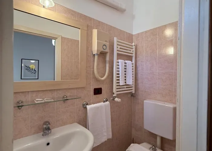 Отель Fiorenza & Banksia Meuble Алассио