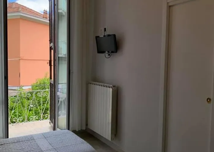 Fiorenza & Banksia Meuble Отель Алассио