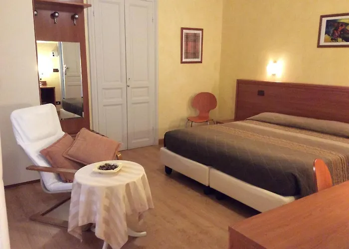 Fiorenza & Banksia Meuble Отель Алассио