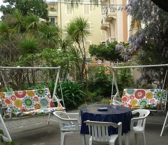 Fiorenza & Banksia Meuble Алассио