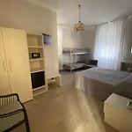 Отель Fiorenza & Banksia Meuble