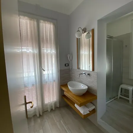 Fiorenza & Banksia Meuble 2* Alassio