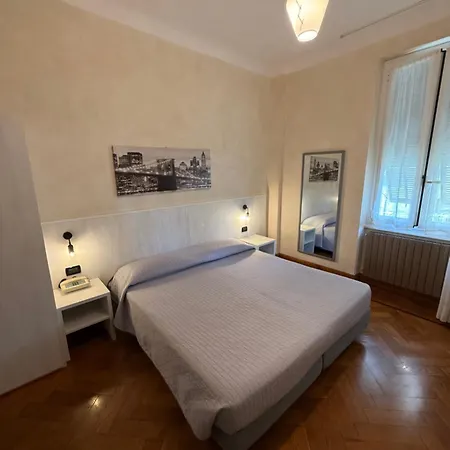 Готель Fiorenza & Banksia Meuble