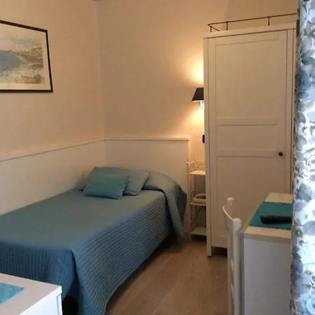 Отель Fiorenza & Banksia Meuble 2*