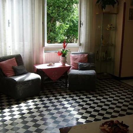 Fiorenza & Banksia Meuble 2* 알라시오