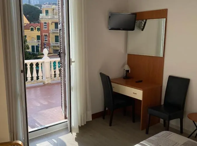 Fiorenza & Banksia Meuble 알라시오