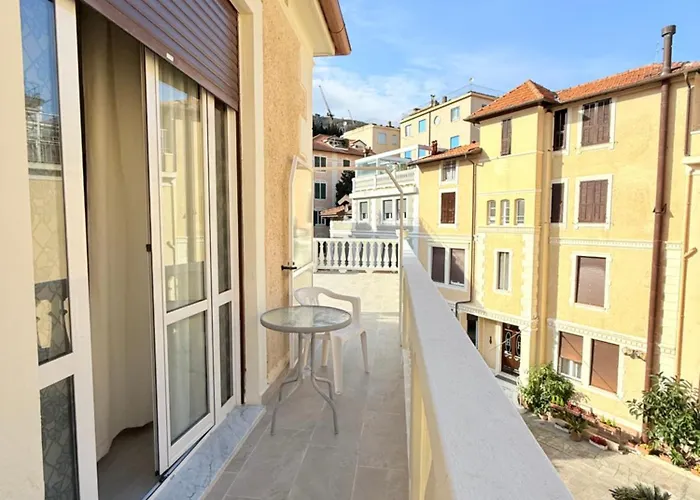 Fiorenza & Banksia Meuble 알라시오