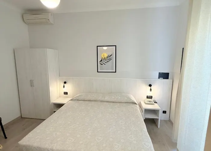 호텔 Fiorenza & Banksia Meuble 알라시오