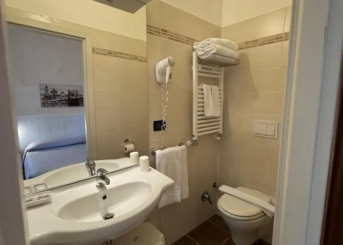 Fiorenza & Banksia Meuble Szálloda 2*