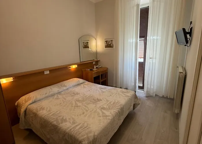 Fiorenza & Banksia Meuble 2* 알라시오