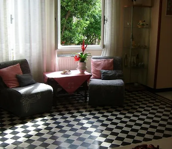 Fiorenza & Banksia Meuble 2* 알라시오