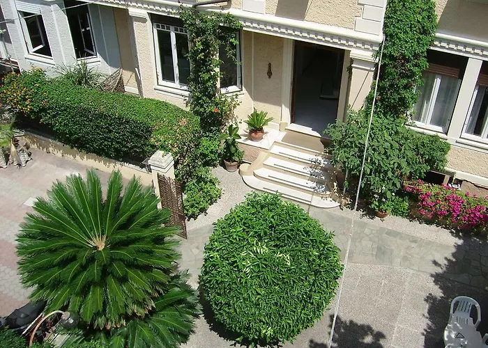 Fiorenza & Banksia Meuble 알라시오